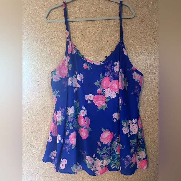 Torrid Blue Floral Top with Pink Accents Size 4XL - Picture 1 of 6
